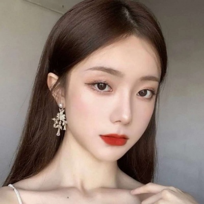 2025最潮流真人头像女生高清图片