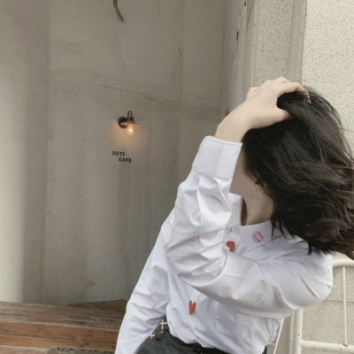 2025新款头像背影女生图片