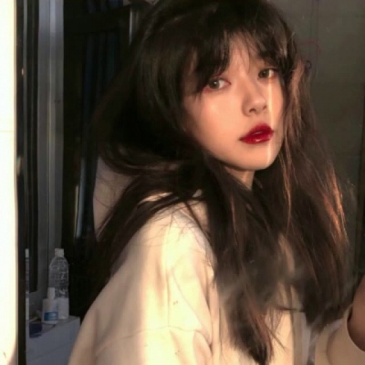 2025最流行真人女生头像图片