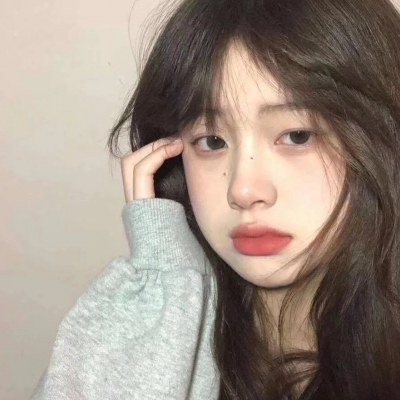 2025最火头像女真人图片