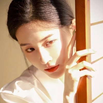 2025最美女生头像图片