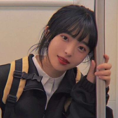 2025最流行真人女生头像图片