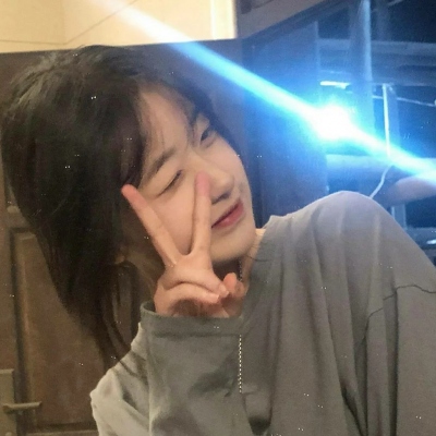 2025最潮手机壁纸女生头像图片