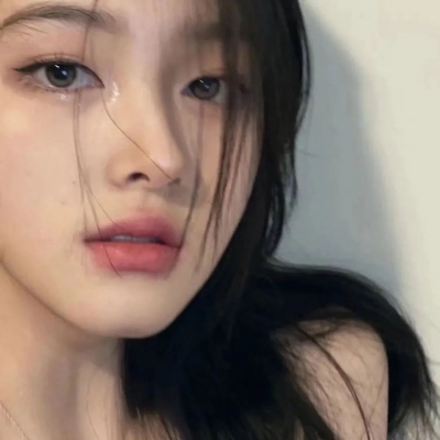 2025年最新唯美真人美女头像图片