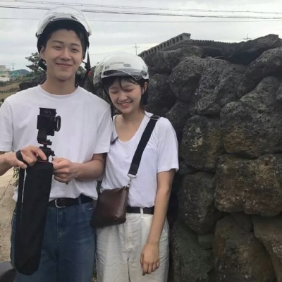 情侣头像一人一半左右真人