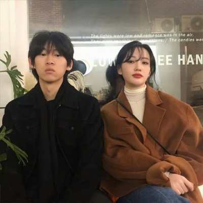 情侣头像一人一半左右真人