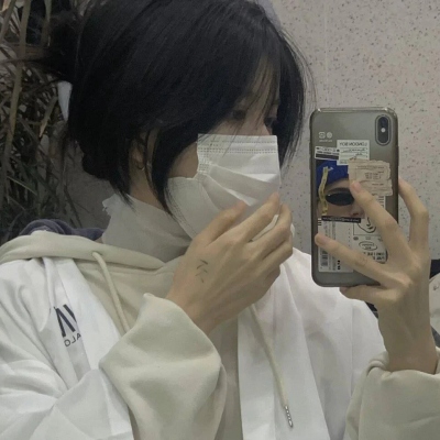 2025最火头像女真人图片