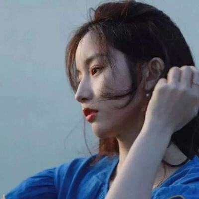 2025最流行真人女生头像图片
