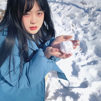 抖音头像图片2025最火爆女生真人