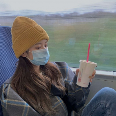 2025年最酷的微信头像女生图片