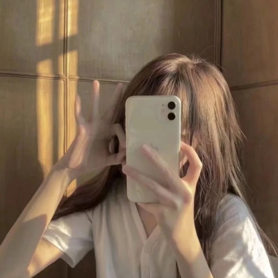 2025最火头像女真人图片