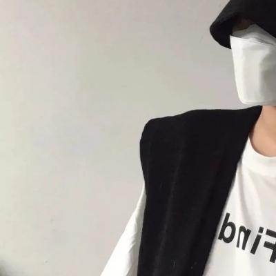 情侣头像一人一半左右真人