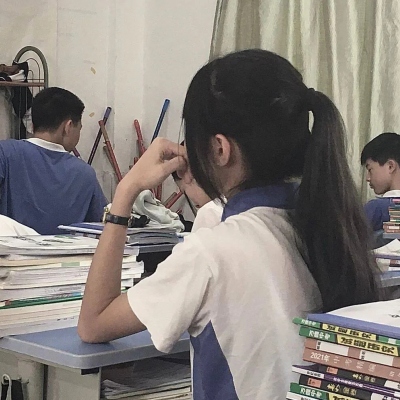 2025最火头像女真人图片