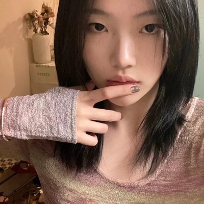 2025最火女生头像高冷图片