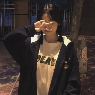 2025最火头像女真人图片