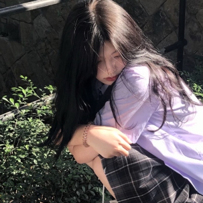 2025年最酷的微信头像女生图片