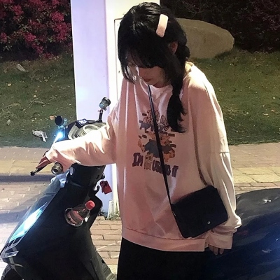 2025最火头像女真人图片
