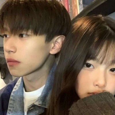 男女两个人情侣头像一左一右高清图片