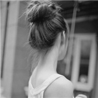 头像图片2025最火爆背影女生图片