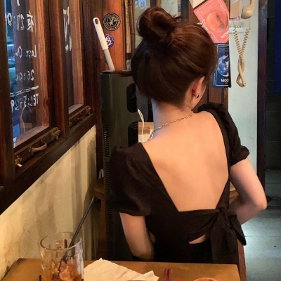女生微信头像霸气高冷丧系高清图片