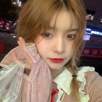 2025最好看的头像女生高清照片