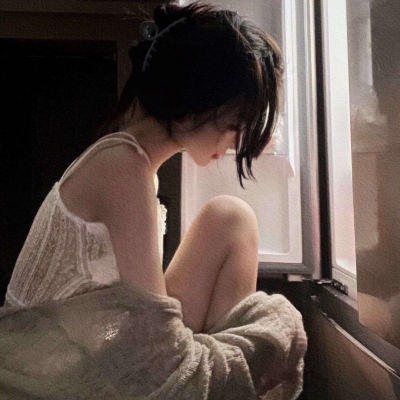 女生微信头像霸气高冷丧系高清图片