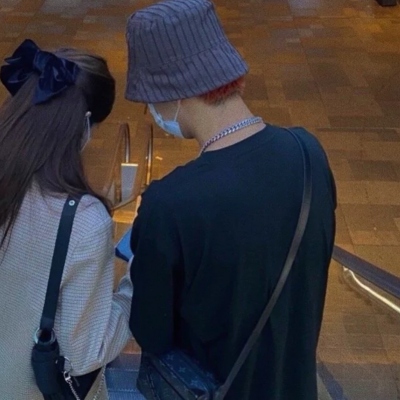 2026必存超火真人高级感情侣头像