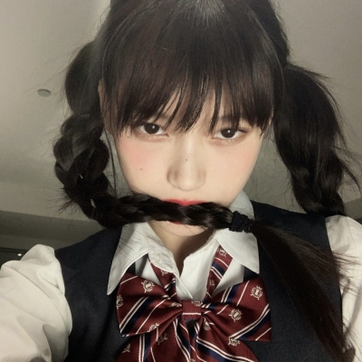 女生露脸高级感头像图片