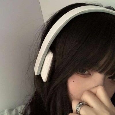ins简约风头像女生高清微信图片