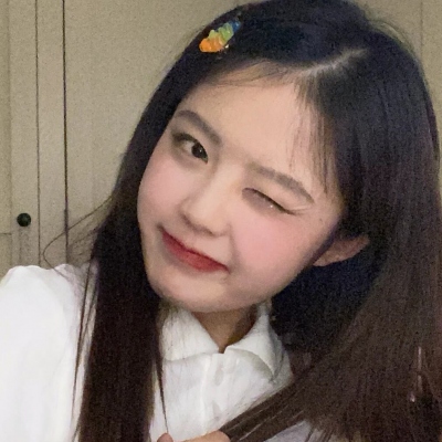 ins招桃花的小众女头图片