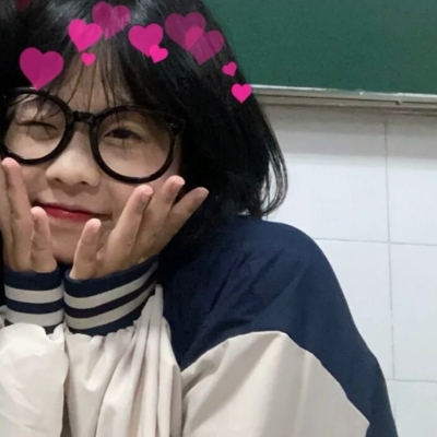 ins招桃花的小众女头图片