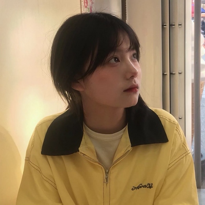 ins招桃花的小众女头图片