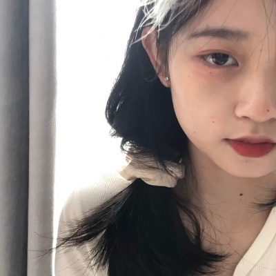 ins招桃花的小众女头图片