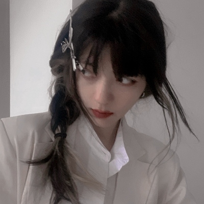 小众女生真人头像ins高级质感高清图片