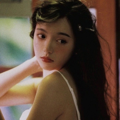 小众女生真人头像ins高级质感高清图片