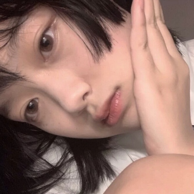 脸部女头微丧高清图片
