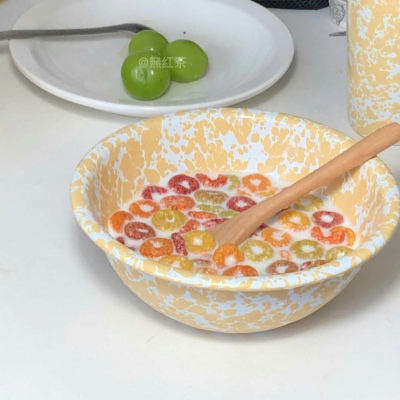 简洁水果静物头像