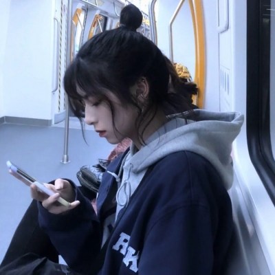 ins风女生真人头像个性高清图片