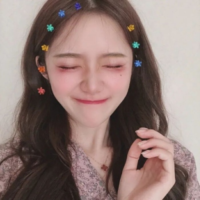 2025最火微信女孩头像图片