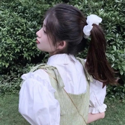 2025最火微信女孩头像图片