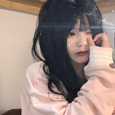 女头ins质感高级酷飒高清图片