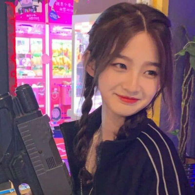 女生时尚成熟温柔真人小众高清头像
