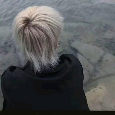 冷酷男生真实头像图片非常帅