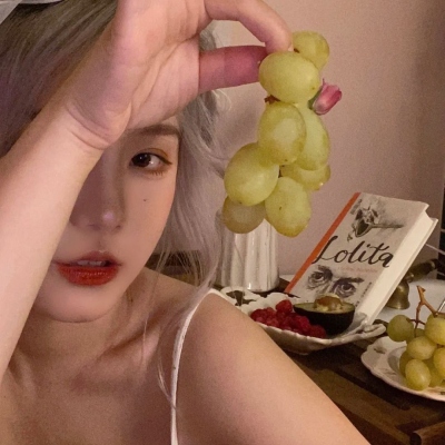 小众ins甜美干净女头高清图片