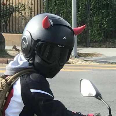 ins惊艳小众女生头像真人高清图片
