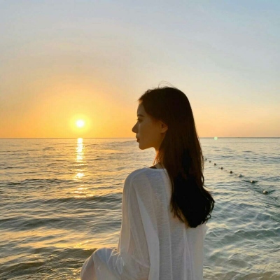 女生时尚成熟温柔真人小众高清头像