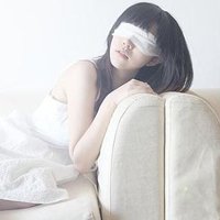 蒙眼睛的女生头像唯美图片