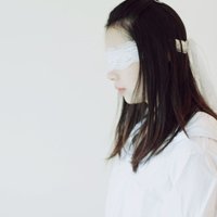 蒙眼睛的女生头像唯美图片