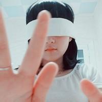 蒙眼睛的女生头像唯美图片
