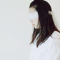 蒙眼睛的女生头像唯美图片